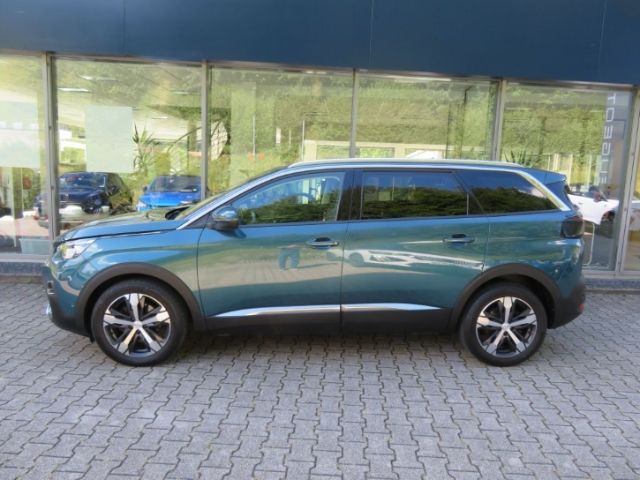 Peugeot 5008 99.500 km 14.700 &euro; Offenburg 77654