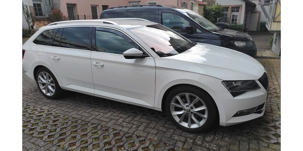 Skoda Superb 158.300 km 19.450 &euro; Lahr 77933