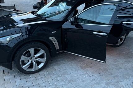 INFINITI FX 199.000 km 6.750 &euro; Offenburg 77654