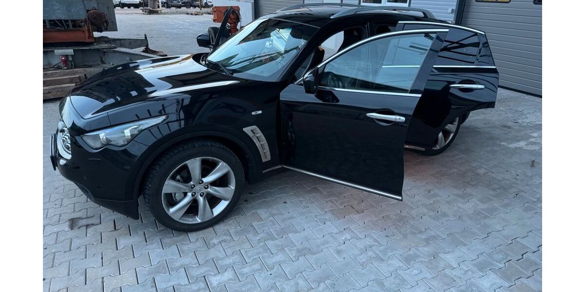 INFINITI FX 199.000 km 6.750 &euro; Offenburg 77654