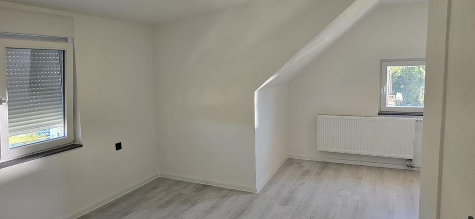 Dachgeschoßwohnung Friesenheim - 2 Zimmer, 75 m&sup2;, 950&euro; | Angebot:25251537