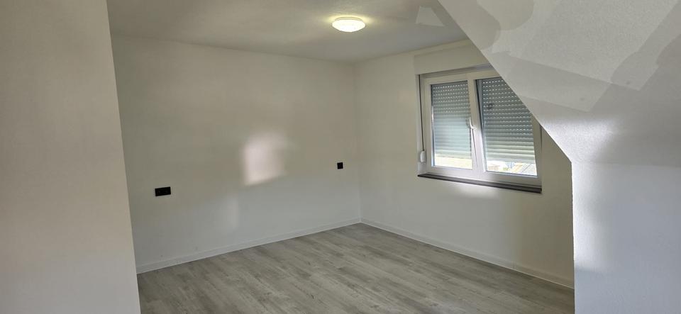 Dachgeschoßwohnung Friesenheim - 2 Zimmer, 75 m&sup2;, 950&euro; | Angebot:25251537
