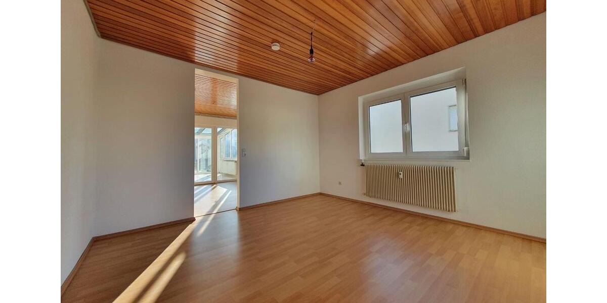 Erdgeschoßwohnung Lahr (Schwarzwald) - 2.5 Zimmer, 97 m&sup2;, 970&euro; | Angebot:26701923