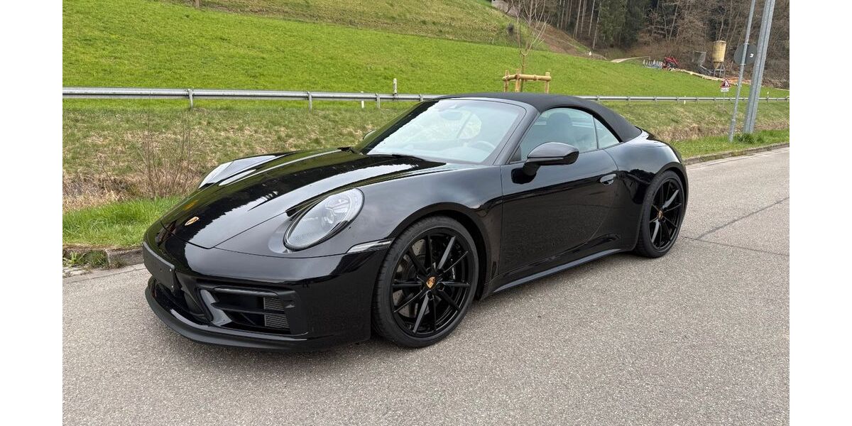 Porsche 992 9.000 km 152.900 &euro; Mühlenbach 77796