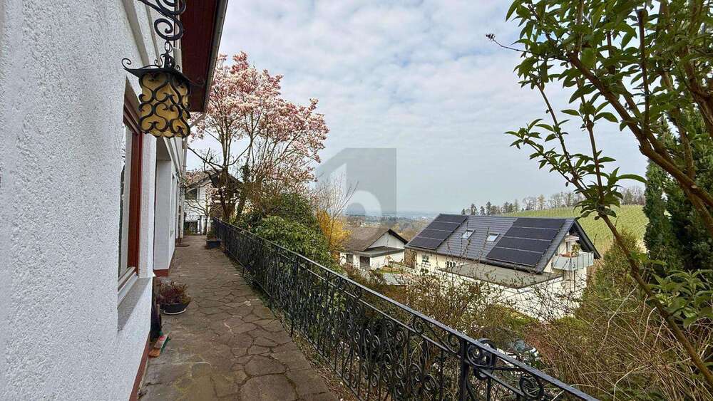 Einfamilienhaus Lauf - 8 Zimmer, 180 m&sup2;, 410.000&euro; | Angebot:26154620