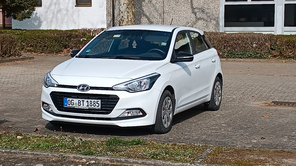 Hyundai i20 128.000 km 7.599 &euro; Meißenheim 77974