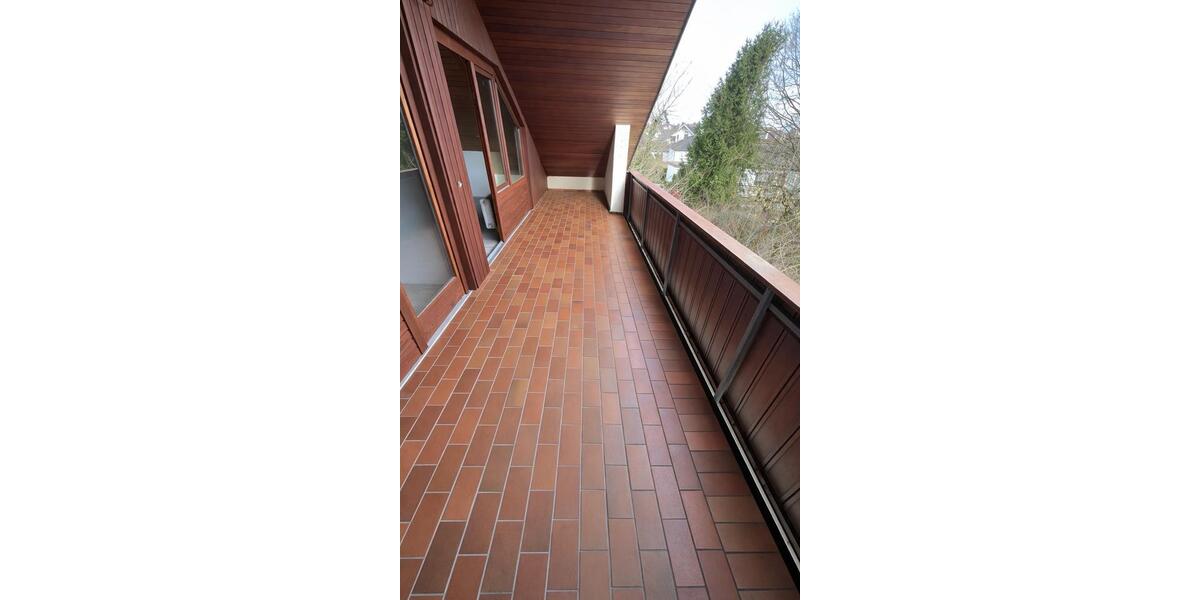 Dachgeschoßwohnung Offenburg - 4 Zimmer, 110 m&sup2;, 1.250&euro; | Angebot:25333085