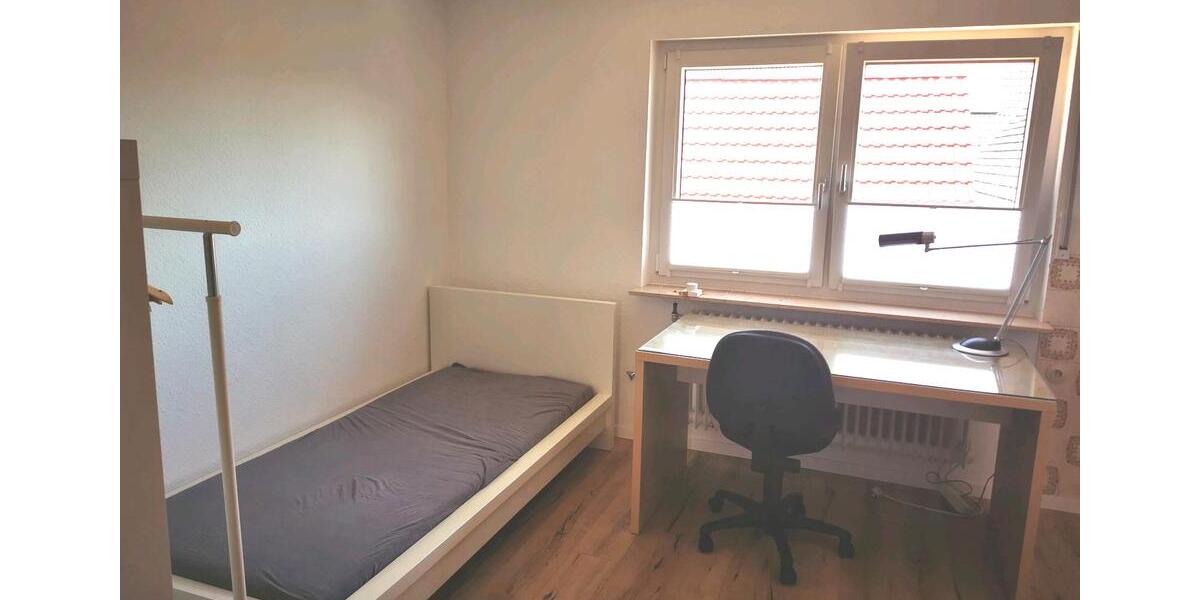 Etagenwohnung Offenburg - 5 Zimmer, 125 m&sup2;, 370&euro; | Angebot:25498325