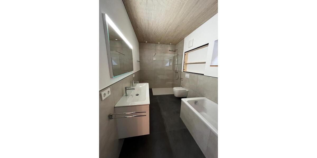 Etagenwohnung Achern - 5 Zimmer, 153 m&sup2;, 1.900&euro; | Angebot:25272121