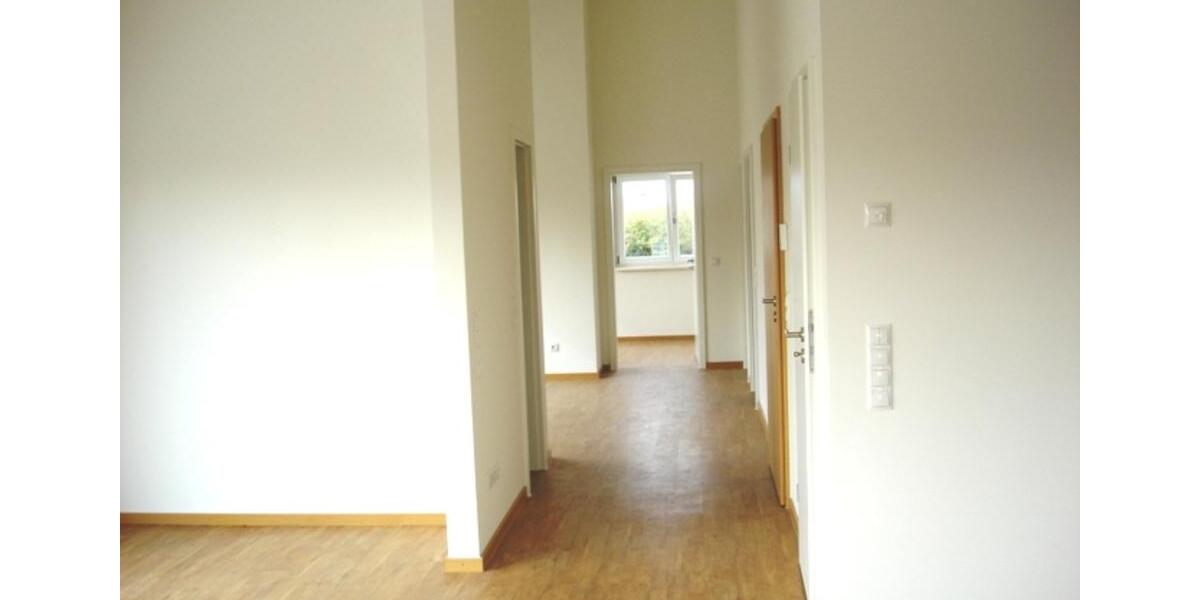 Etagenwohnung Kehl - 3 Zimmer, 125 m&sup2;, 1.300&euro; | Angebot:23712515