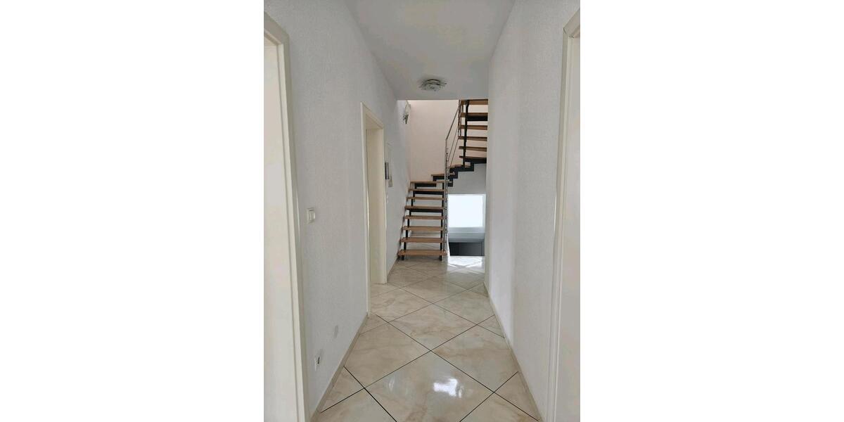 Einfamilienhaus Lahr (Schwarzwald) - 5 Zimmer, 180 m&sup2;, 2.150&euro; | Angebot:26587659