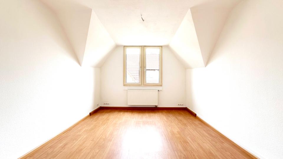 Dachgeschoßwohnung Lahr (Schwarzwald) - 2 Zimmer, 54 m&sup2;, 470&euro; | Angebot:25903799