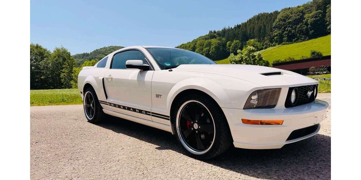 Ford Mustang 106.284 km 14.500 &euro; Schuttertal 77978