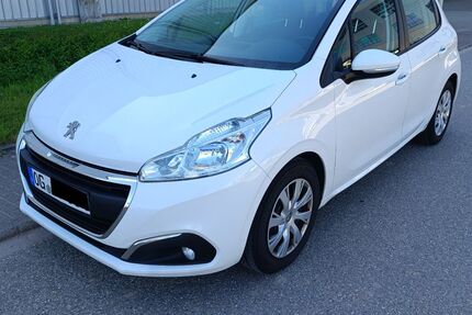 Peugeot 208 90.000 km 6.800 &euro; Offenburg 77654