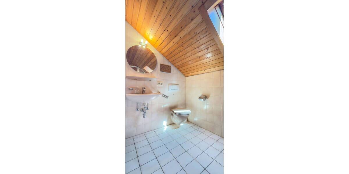 Etagenwohnung Lahr - 6 Zimmer, 222 m&sup2;, 465.000&euro; | Angebot:26641776