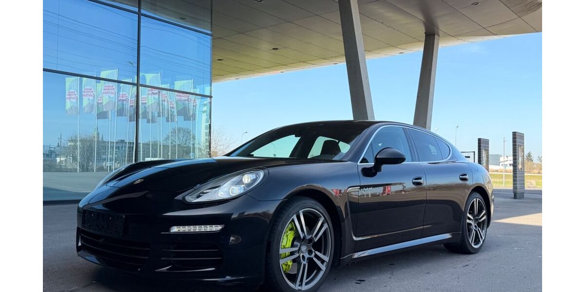 Porsche Panamera 102.000 km 40.900 &euro; Offenburg 77654
