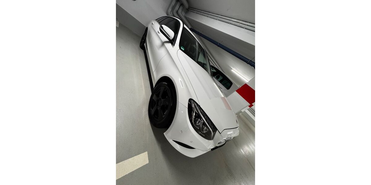 Mercedes-Benz 220 193.500 km 14.900 &euro; Kehl 77694