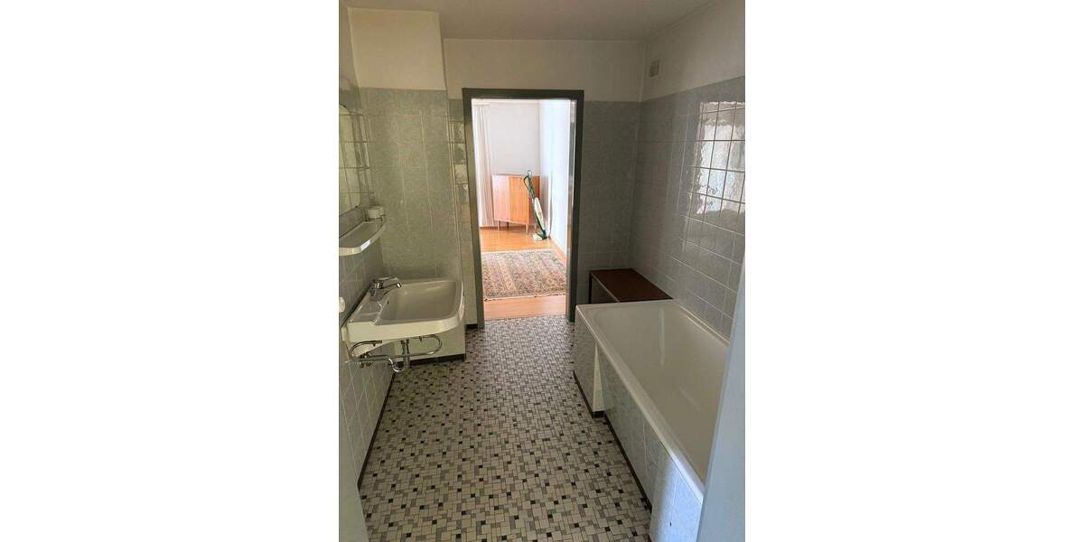 Einfamilienhaus Bühlertal - 8 Zimmer, 250 m&sup2;, 425.000&euro; | Angebot:25756402