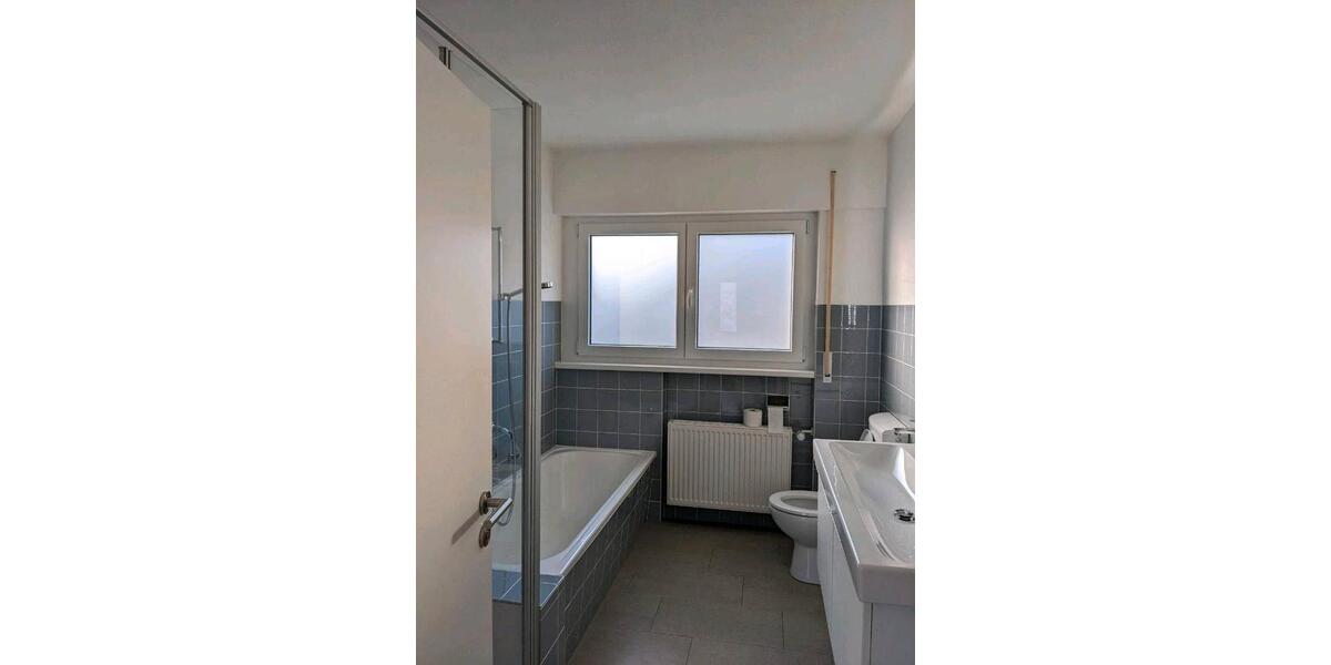 Etagenwohnung Lahr (Schwarzwald) - 2 Zimmer, 81 m&sup2;, 950&euro; | Angebot:24988779