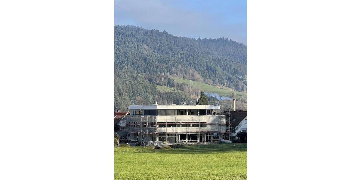 Etagenwohnung Hausach - 2 Zimmer, 80 m&sup2;, 1.200&euro; | Angebot:26840378