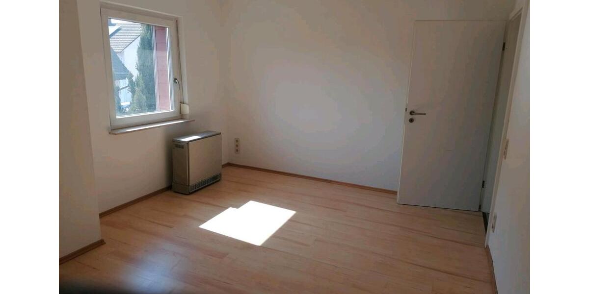 Etagenwohnung Kehl - 3 Zimmer, 93 m&sup2;, 980&euro; | Angebot:25989315