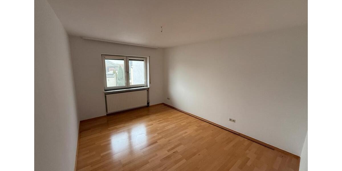 Etagenwohnung Kehl - 2 Zimmer, 80 m&sup2;, 850&euro; | Angebot:25162201