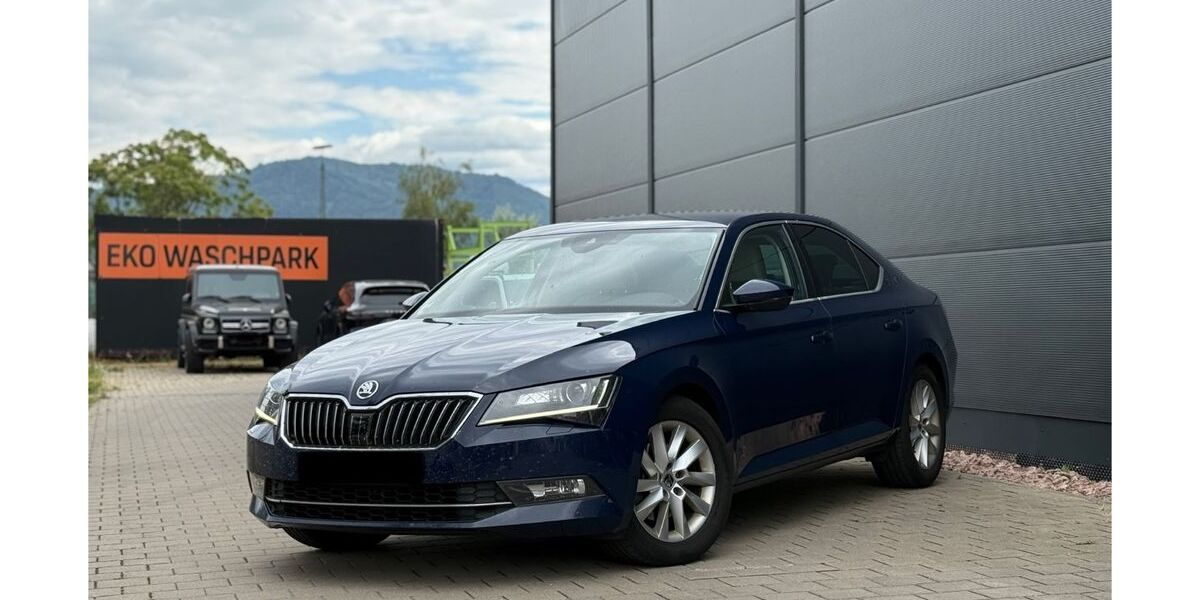 Skoda Superb 380.000 km 7.900 &euro; Offenburg OT Nordstadt 77652