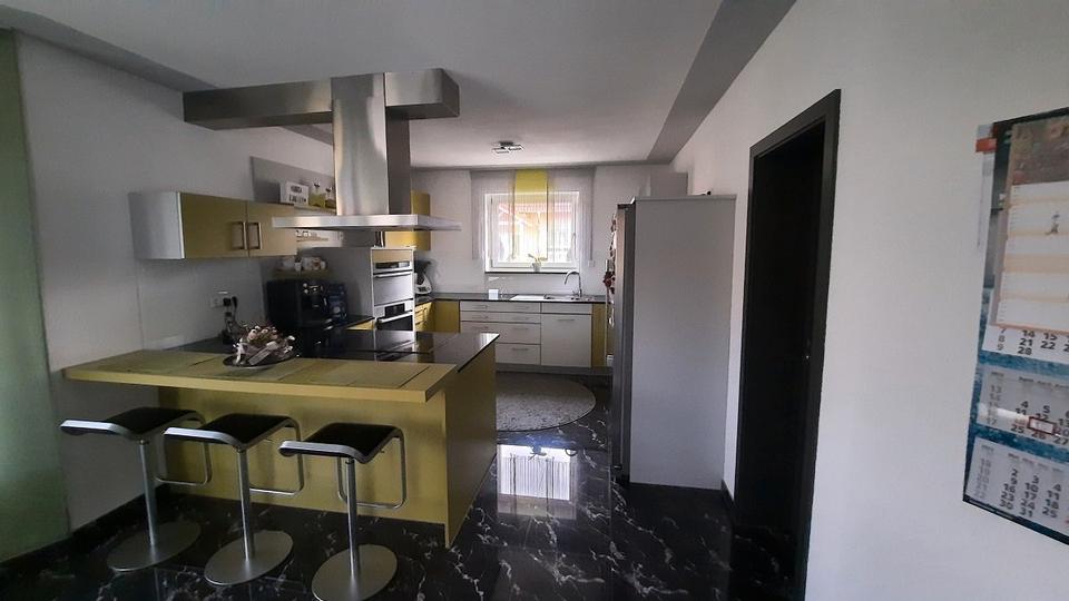 Einfamilienhaus Schwanau - 10 Zimmer, 273 m&sup2;, 720.000&euro; | Angebot:26819384