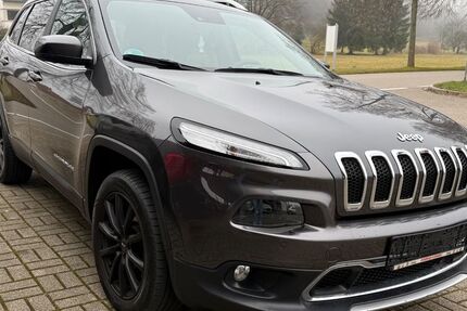 Jeep Cherokee 138.000 km 13.200 &euro; Ringsheim 77975