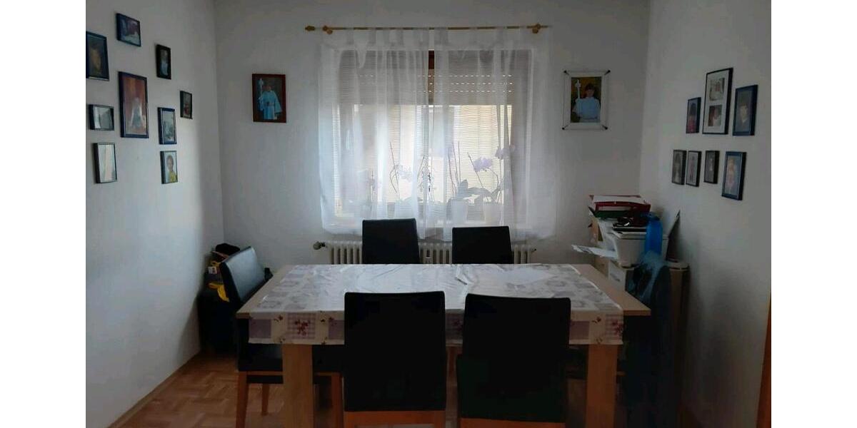 Etagenwohnung Bühl - 4 Zimmer, 110 m&sup2;, 900&euro; | Angebot:25713640