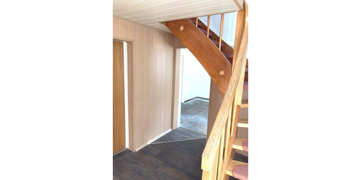 Einfamilienhaus Friesenheim - 8 Zimmer, 205 m&sup2;, 205.000&euro; | Angebot:25778877