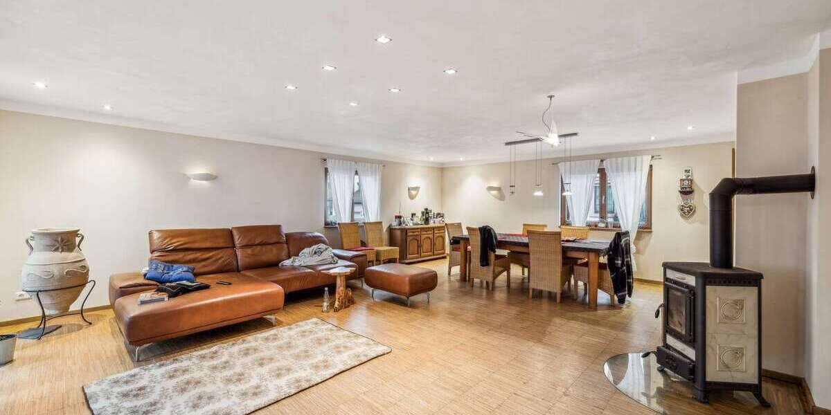 Einfamilienhaus Achern - 7 Zimmer, 215 m&sup2;, 535.000&euro; | Angebot:24565071