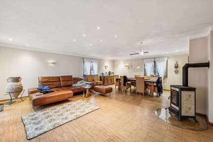 Haus Achern - 7 Zimmer, 215 m&sup2;, 535.000&euro; | Angebot:24565071