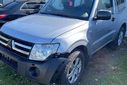 Mitsubishi Pajero 134.000 km 8.900 &euro; Lahr/Schwarzwald 77933