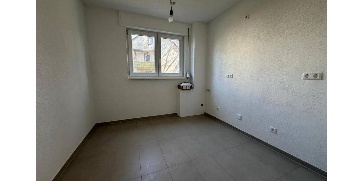 Etagenwohnung Kehl - 5 Zimmer, 120 m&sup2;, 1.300&euro; | Angebot:25972428