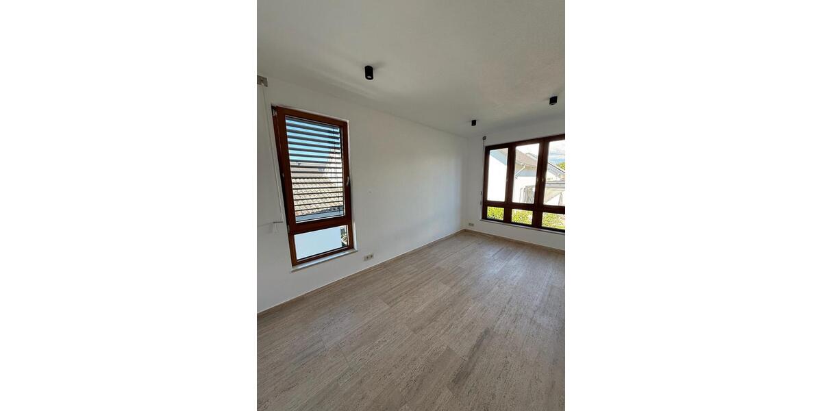 Etagenwohnung Willstätt - 5 Zimmer, 170 m&sup2;, 1.650&euro; | Angebot:26656541