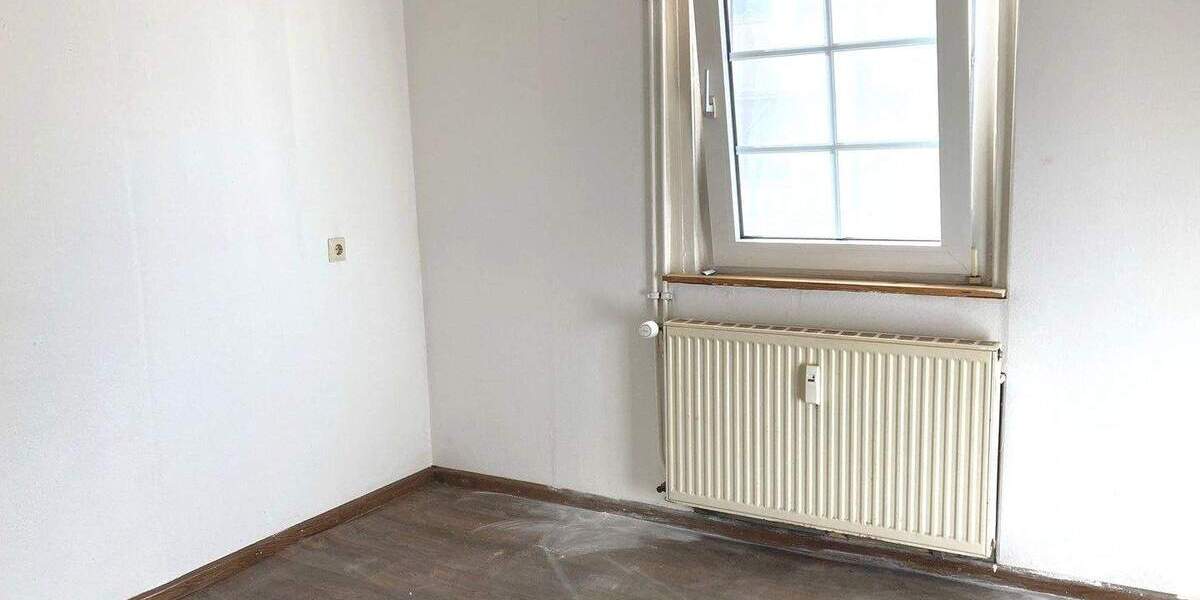 Einfamilienhaus Friesenheim - 8 Zimmer, 205 m&sup2;, 205.000&euro; | Angebot:25778877