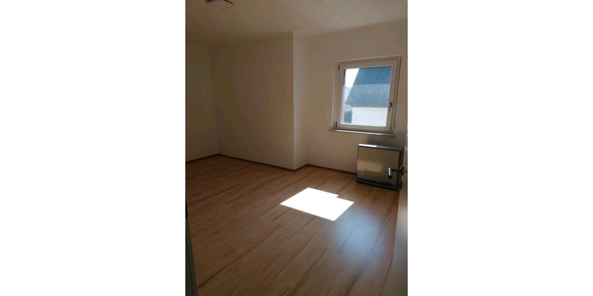 Etagenwohnung Kehl - 3 Zimmer, 93 m&sup2;, 980&euro; | Angebot:25989315