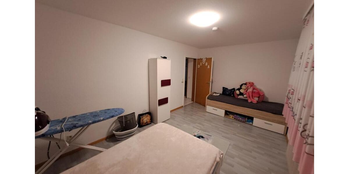 Etagenwohnung Lahr (Schwarzwald) - 4 Zimmer, 100 m&sup2;, 960&euro; | Angebot:25896089