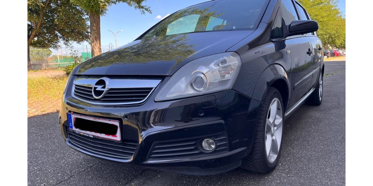 Opel Zafira 150.000 km 1.999 &euro; Lahr 77933
