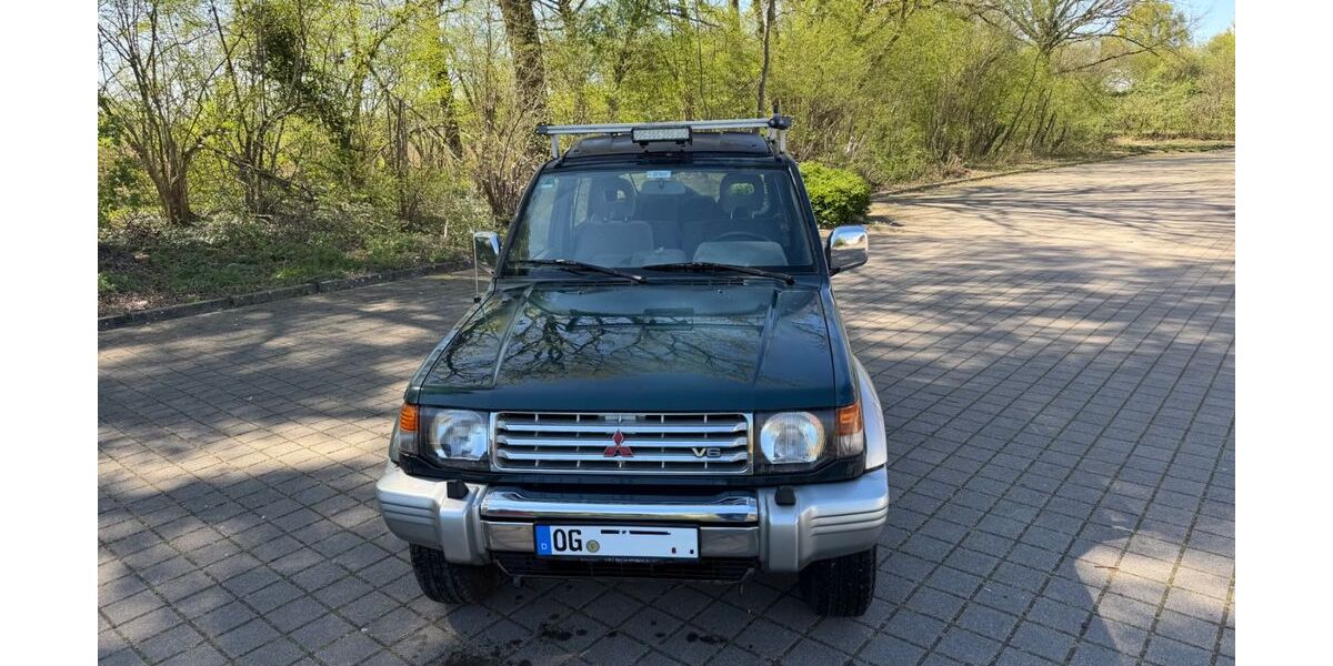 Mitsubishi Pajero 186.000 km 5.990 &euro; Kippenheim 77971