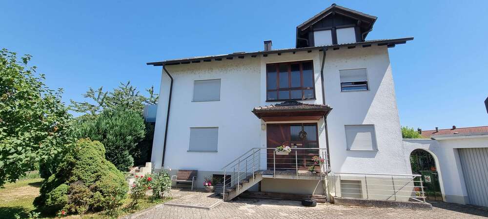 Einfamilienhaus Offenburg Elgersweier - 9 Zimmer, 194 m&sup2;, 675.000&euro; | Angebot:27231506