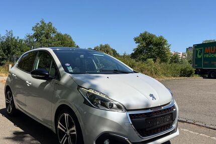 Peugeot 208 136.000 km 7.500 &euro; Lahr 77933