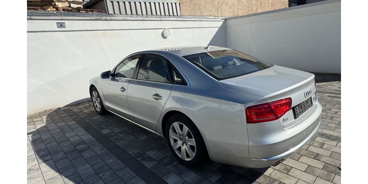 Audi A8 142.000 km 13.999 &euro; Lahr 77933