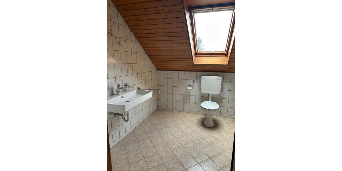 Dachgeschoßwohnung Ottersweier - 2 Zimmer, 72 m&sup2;, 850&euro; | Angebot:25870573
