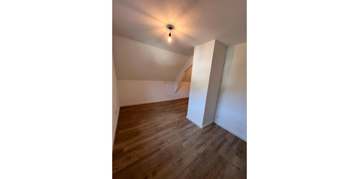 Dachgeschoßwohnung Lahr (Schwarzwald) - 1.5 Zimmer, 53 m&sup2;, 700&euro; | Angebot:26034145