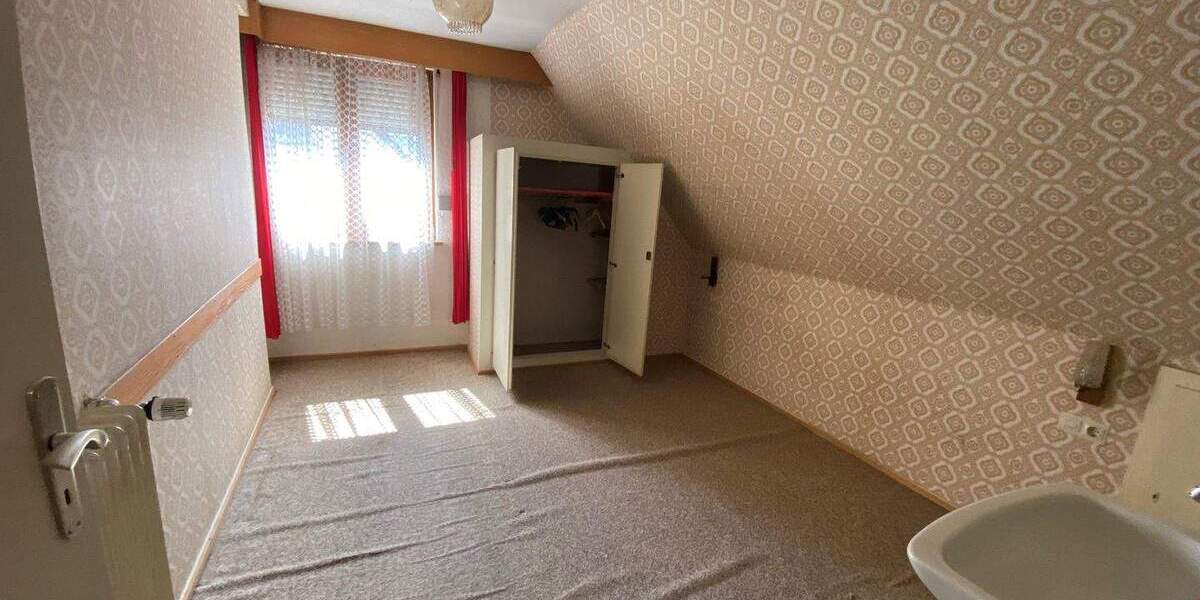 Mehrfamilienhaus, Wohnhaus Bad Peterstal-Griesbach Bad Peterstal - 9 Zimmer, 152 m&sup2;, 150.000&euro; | Angebot:25746471