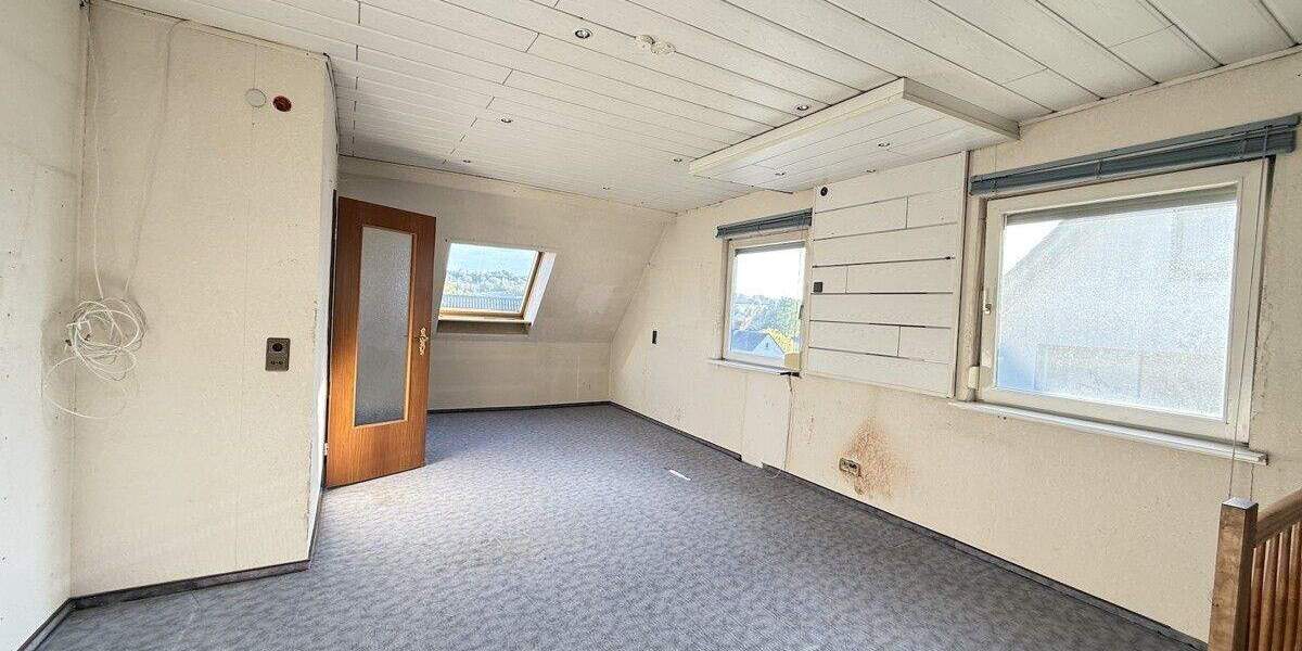 Einfamilienhaus Ettenheim / Ettenheimweiler Ettenheimweiler - 9 Zimmer, 210 m&sup2;, 310.000&euro; | Angebot:25671629
