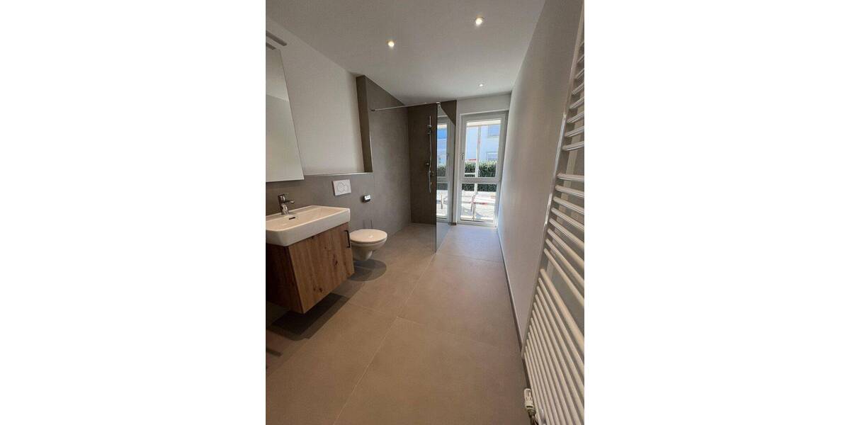 Etagenwohnung Hausach - 2 Zimmer, 80 m&sup2;, 1.200&euro; | Angebot:26840378