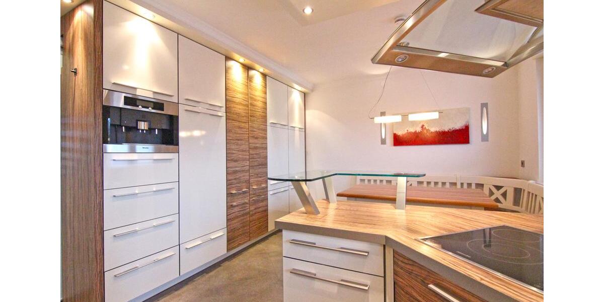 Etagenwohnung Kappelrodeck - 5.5 Zimmer, 140 m&sup2;, 1.400&euro; | Angebot:25056369